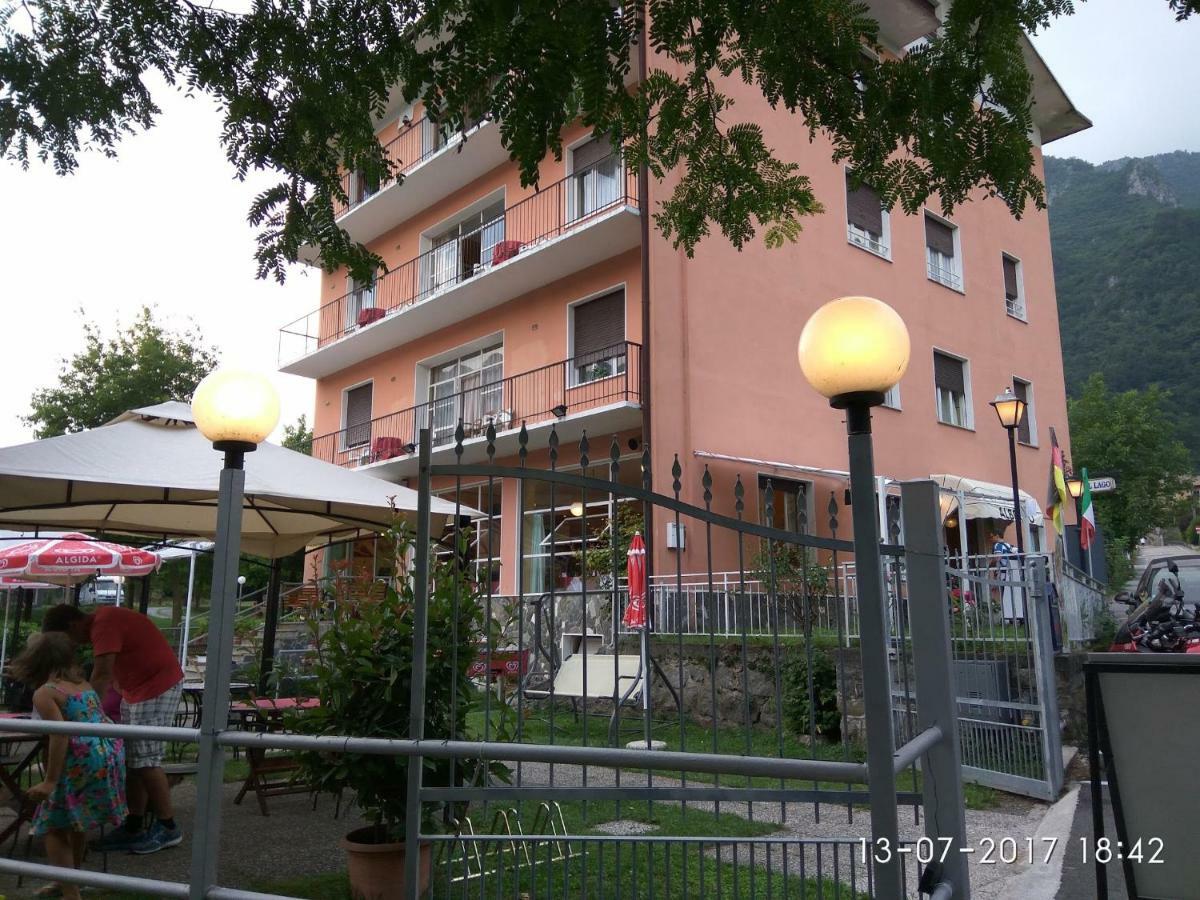 Albergo Al Lago アンフォ エクステリア 写真